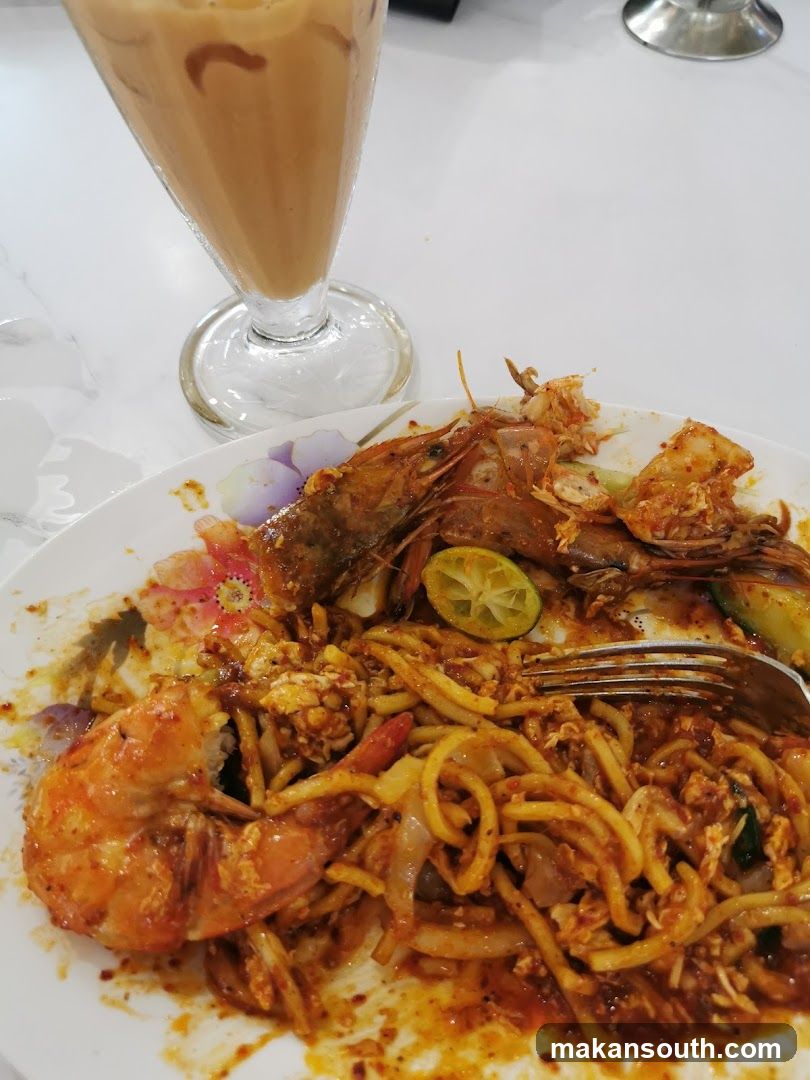Noodles with Prawns and Iced Coffee