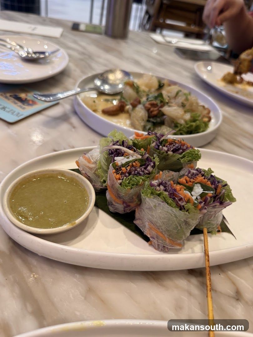 Fresh Spring Rolls with Dipping Sauce