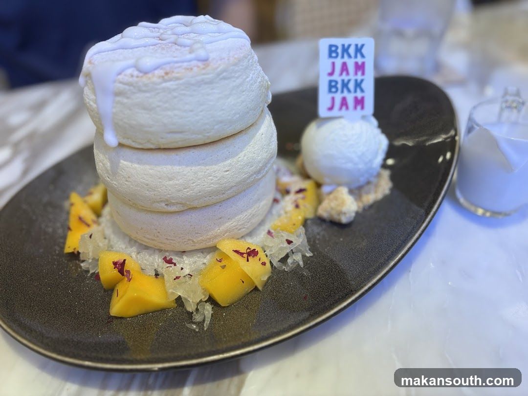 Dessert with Ice Cream and Mango