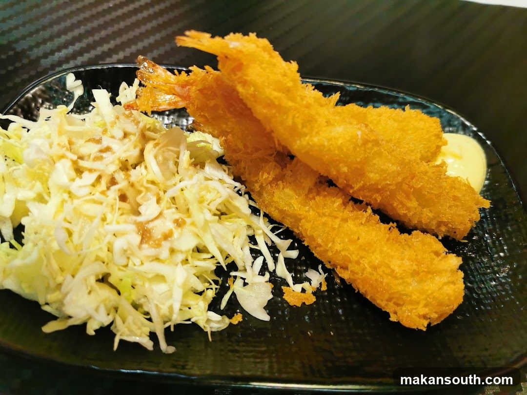 Fried Shrimp with Salad