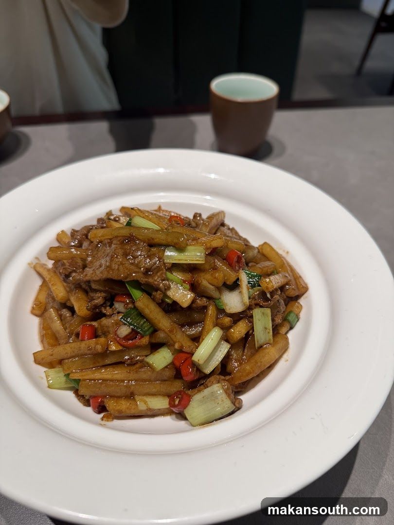Stir-fried dish with meat and vegetables