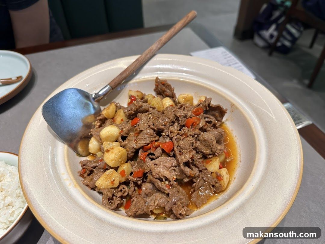 Stir-fried Beef with Garlic and Chili