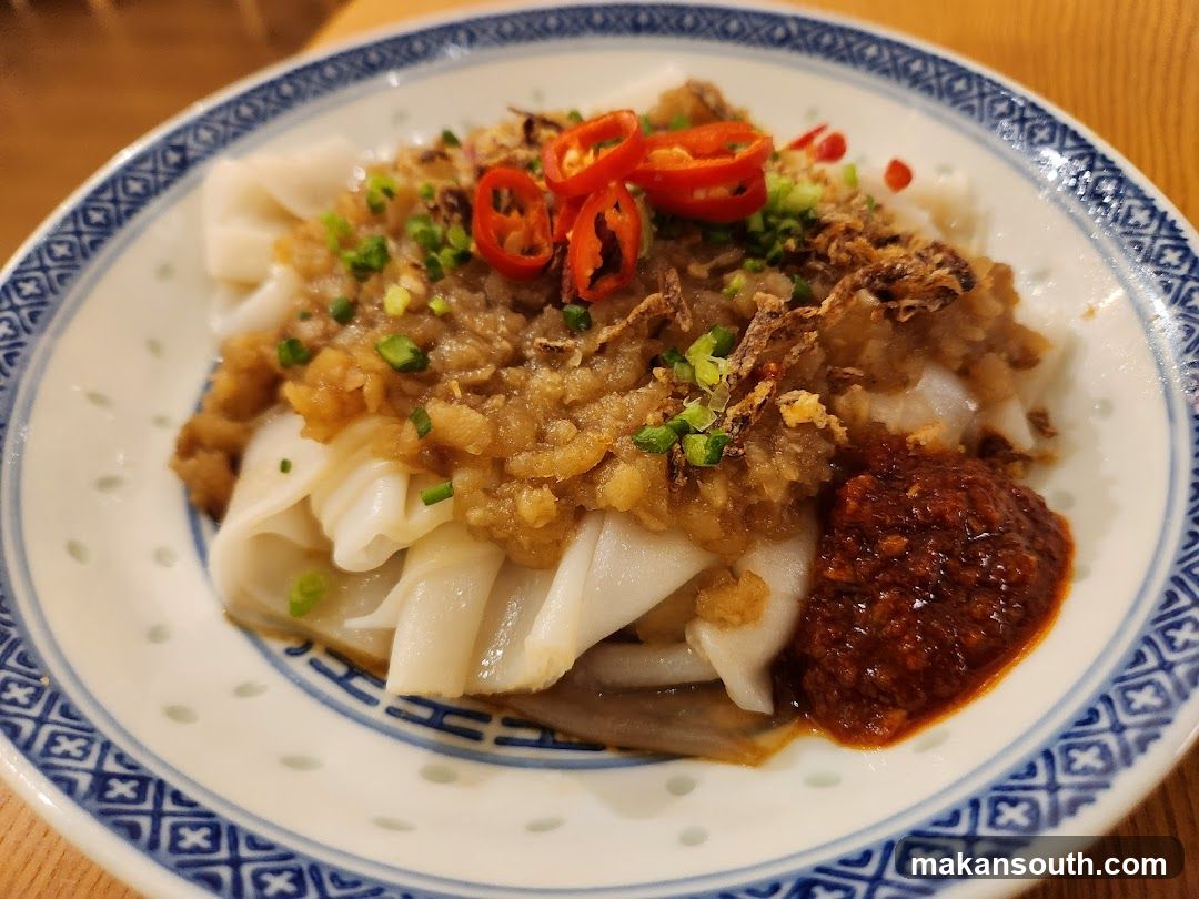 Steamed Rice Rolls with Toppings