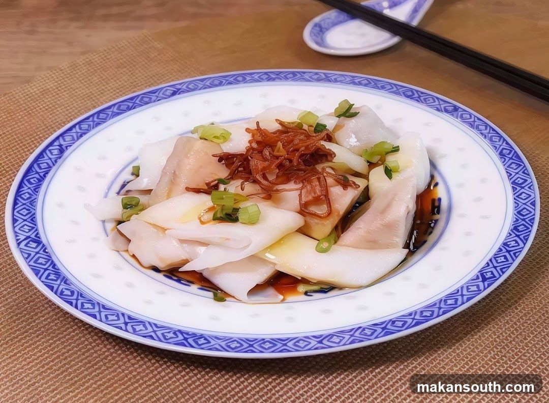 Steamed Rice Rolls with Toppings