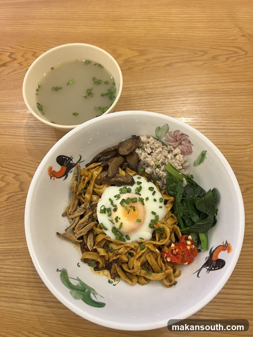 Noodles with Egg and Side Soup