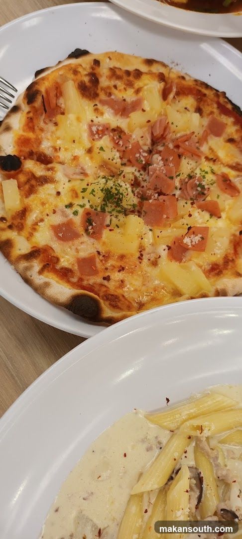 Hawaiian Pizza and Pasta