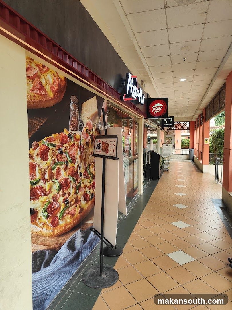 Pizza with stuffed crust