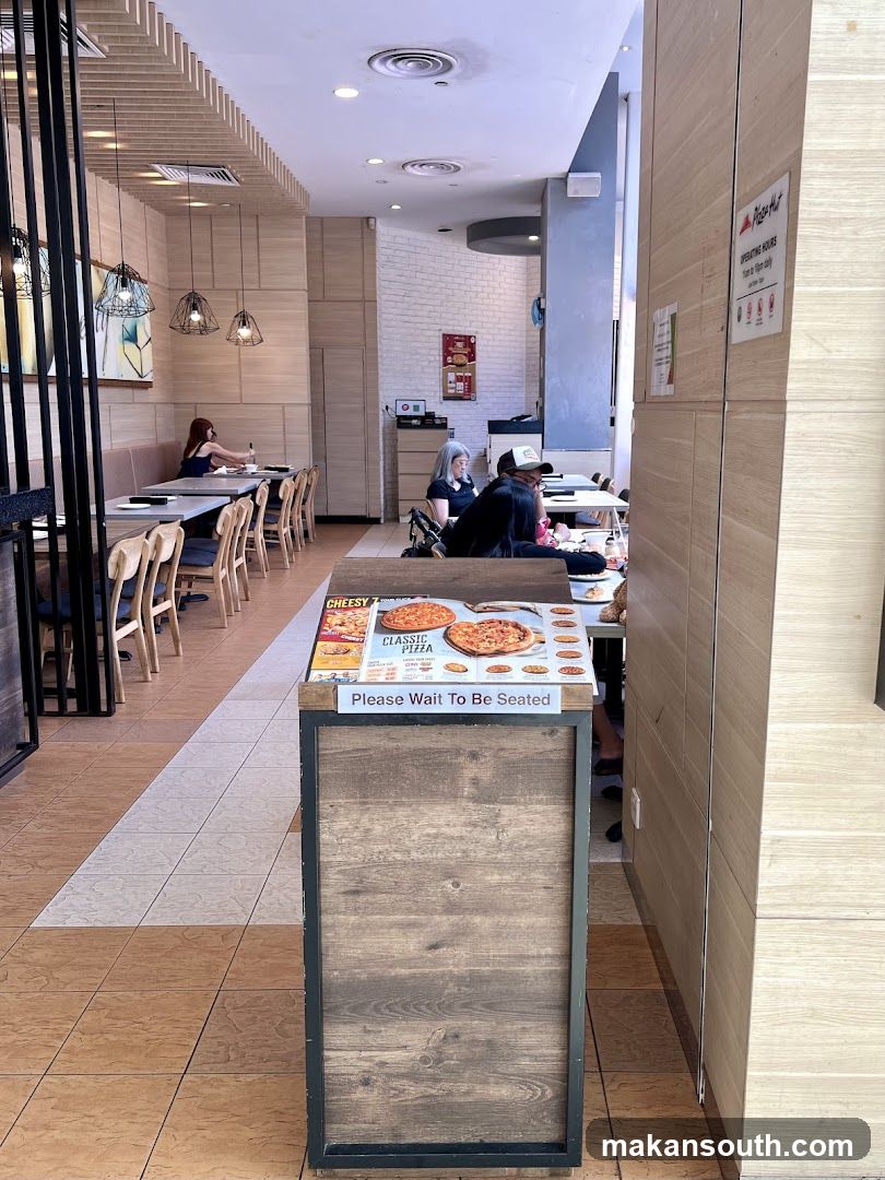 Pizza Hut Interior
