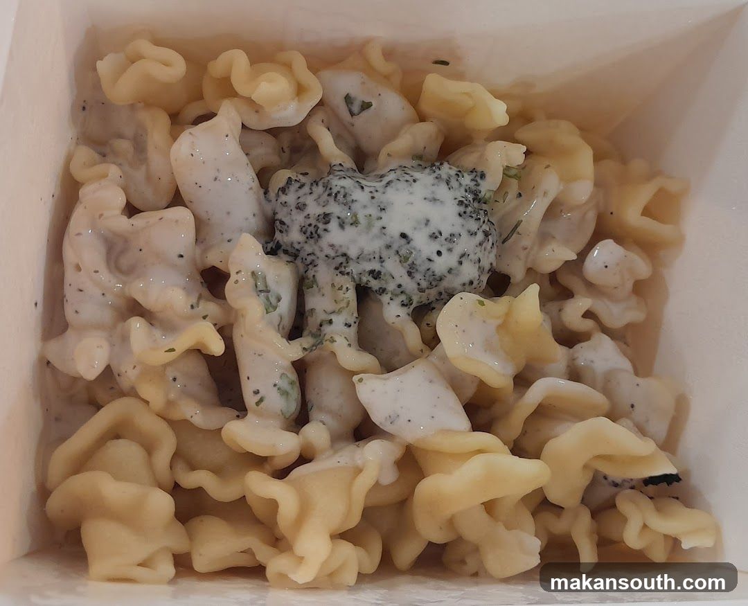 Pasta with Cream Sauce and Broccoli