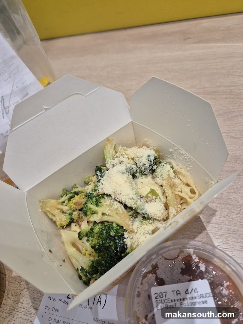 Pasta with Broccoli and Sauce
