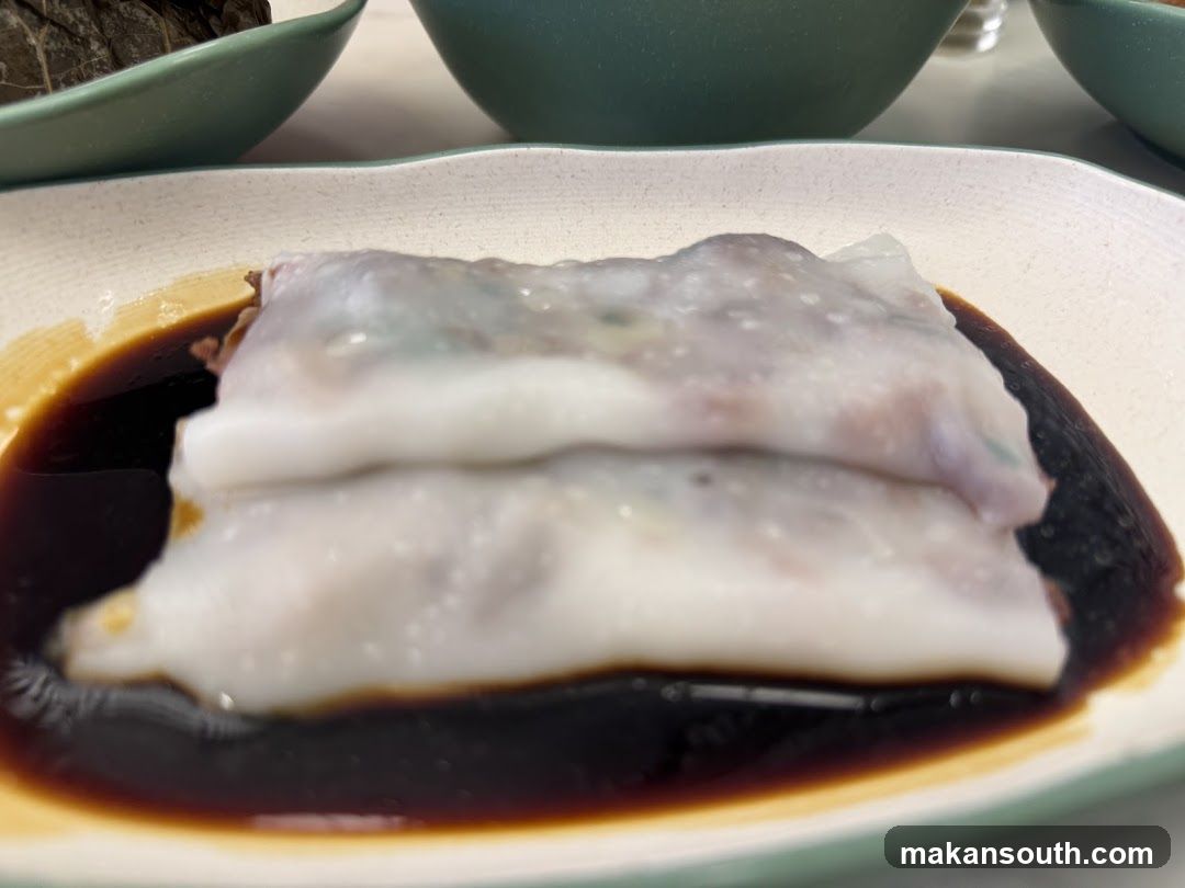 Steamed Rice Rolls with Soy Sauce