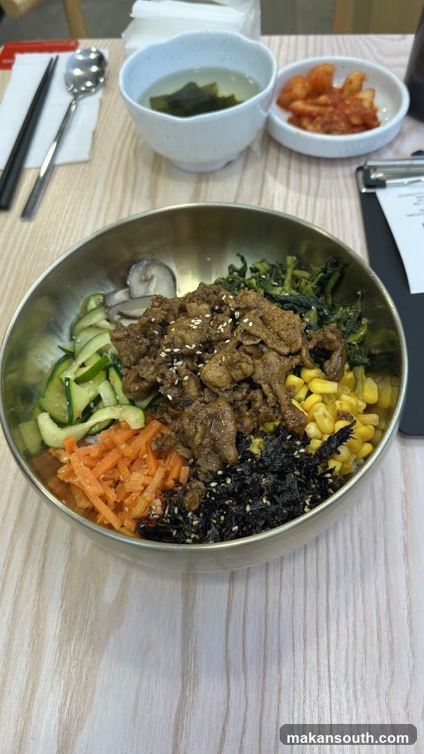 Bibimbap with side dishes