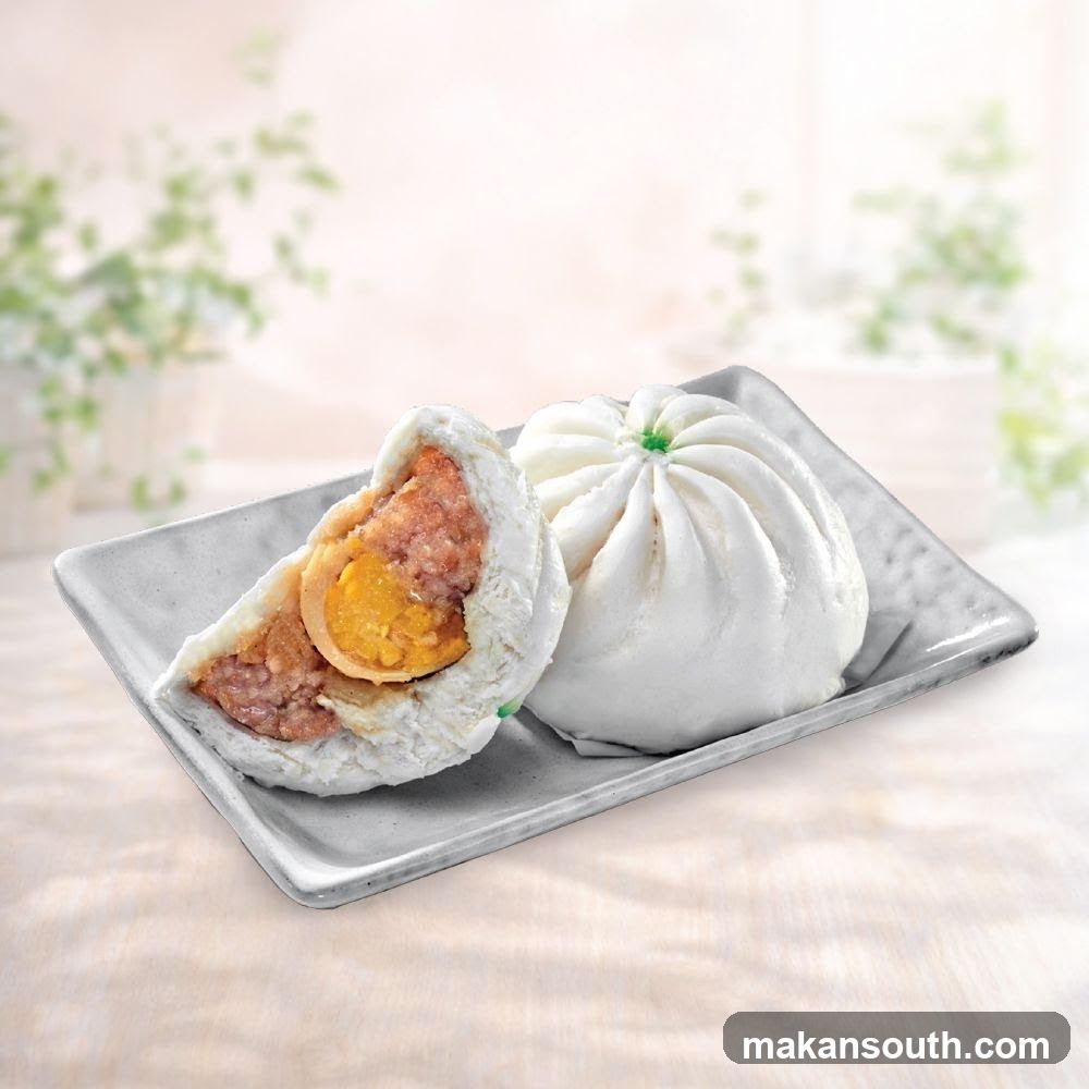 Steamed Buns with Egg Yolk and Meat Filling