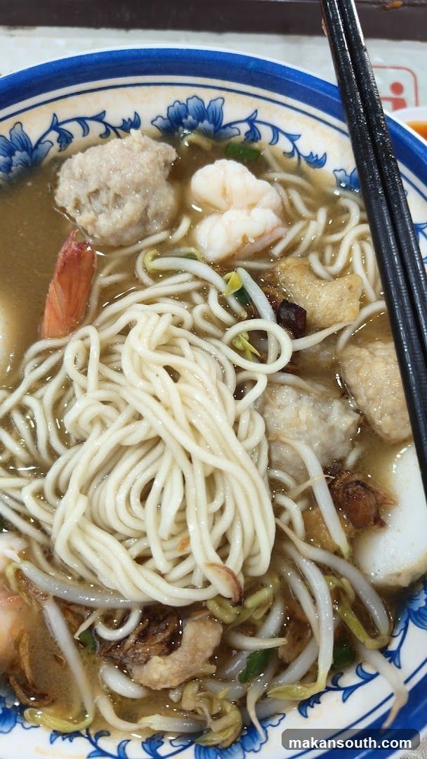 Noodle Soup with Shrimp and Meatballs