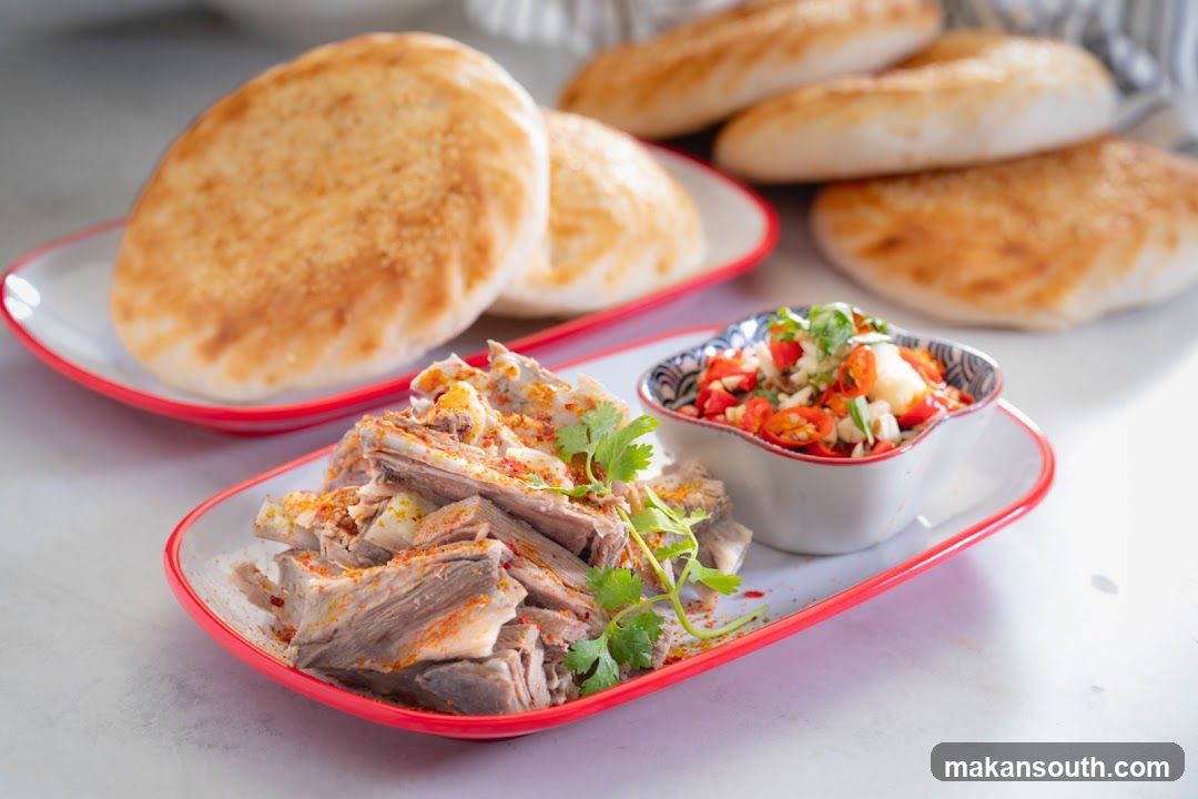 Shredded Meat with Buns