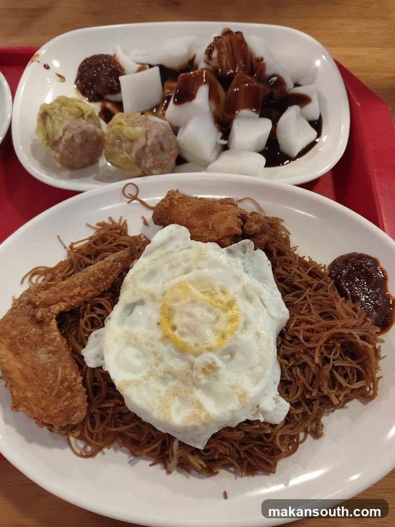 Noodles with Fried Chicken and Egg
